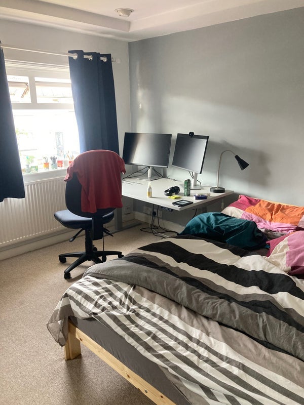 Room Lisburn Road in Bristol