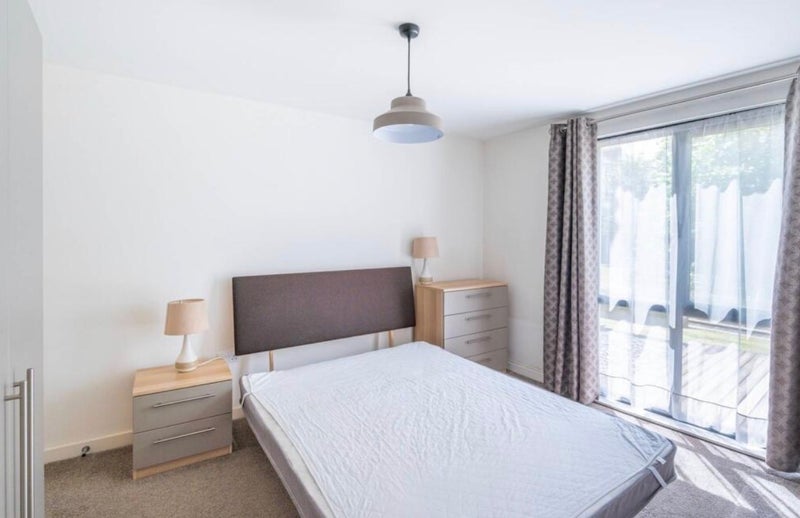 Room Oakleigh Road South in Greater London