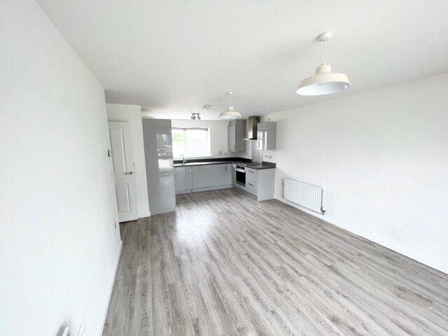 Flat Great Pease Park in Patchway