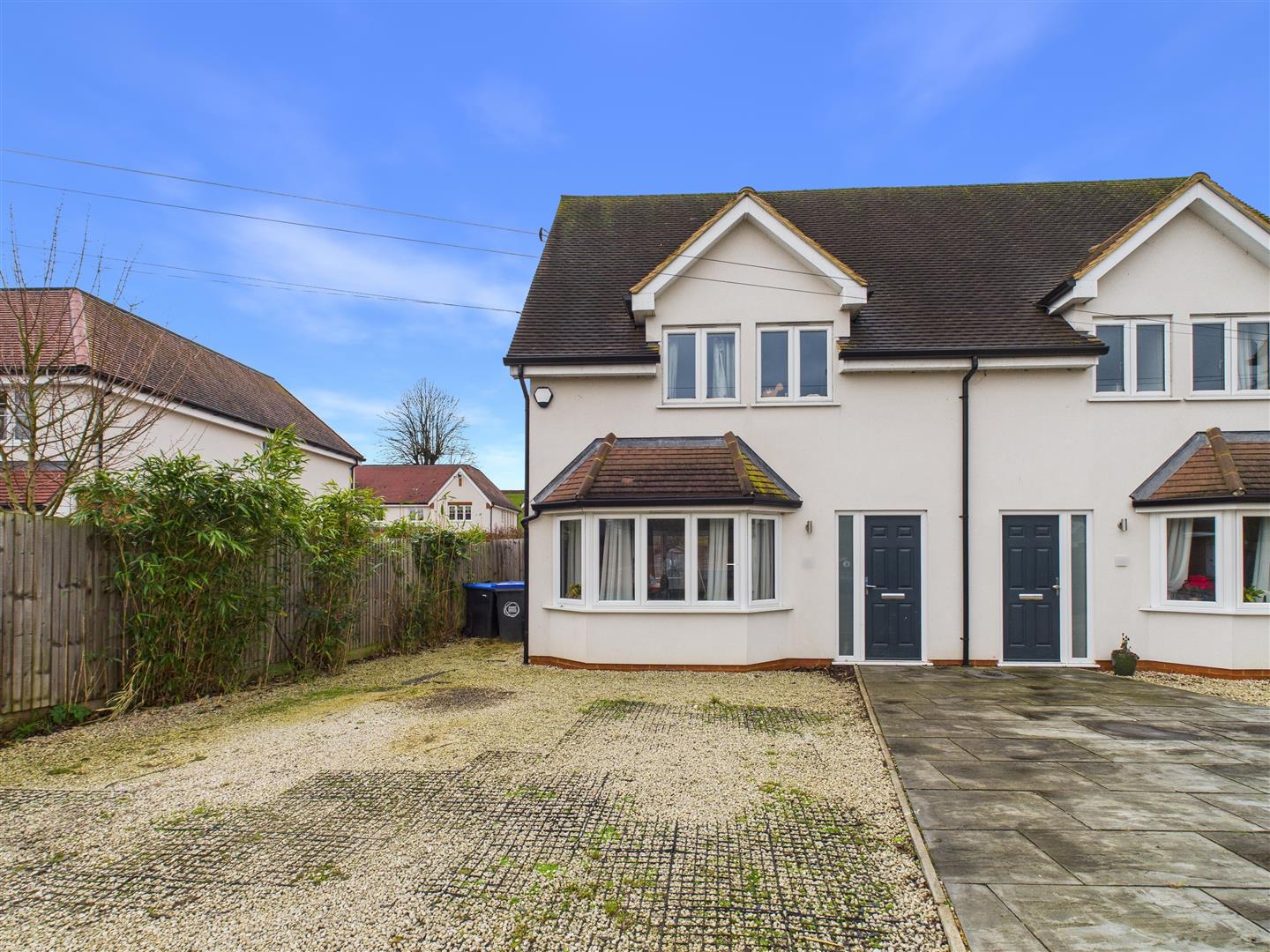 House Weston Avenue in Elmbridge