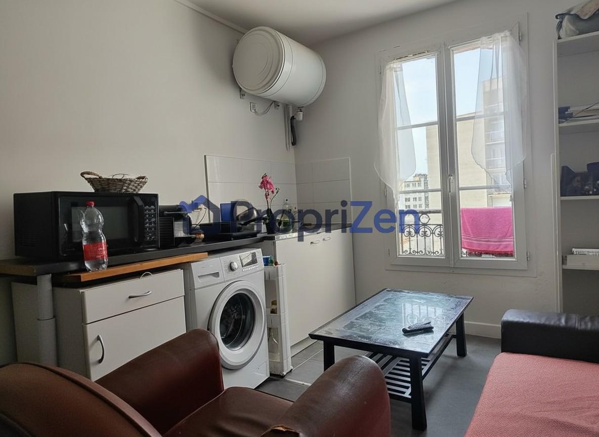 Room Rue du Faubourg Saint-Denis in Paris
