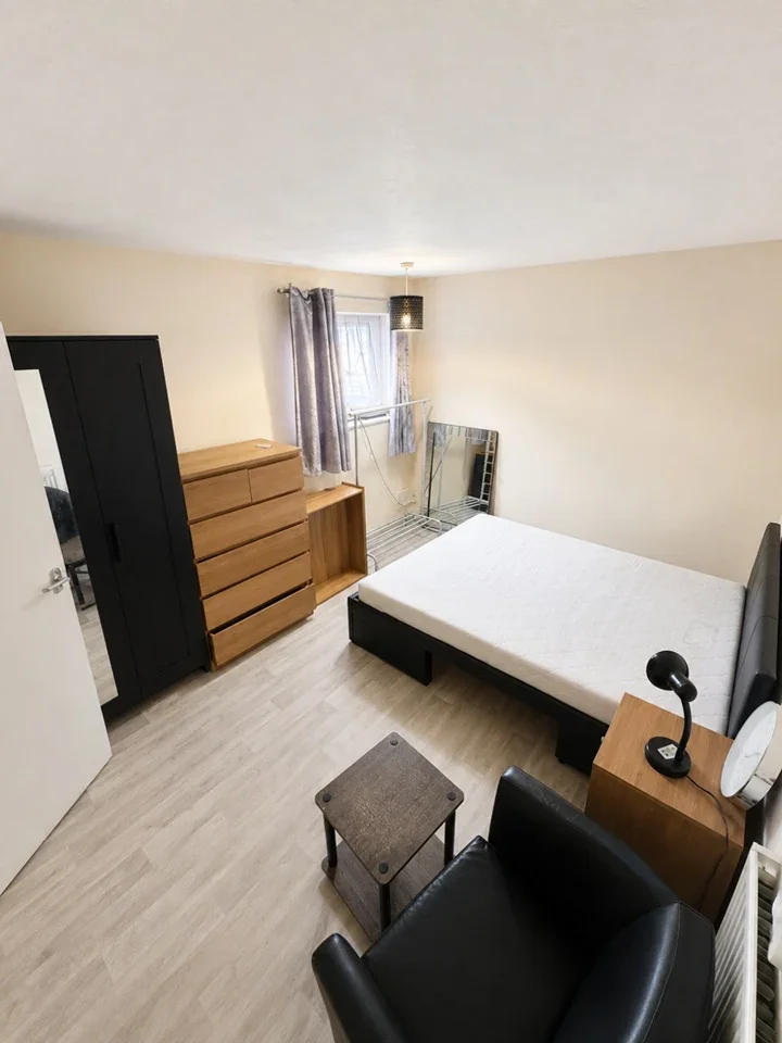 Room River View in Chadwell St Mary