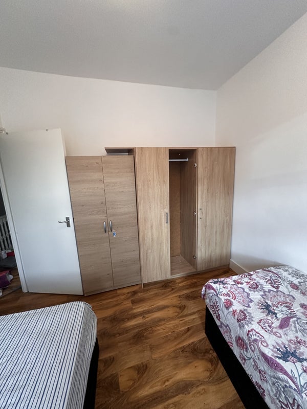 Room Shakespeare Crescent in Greater London