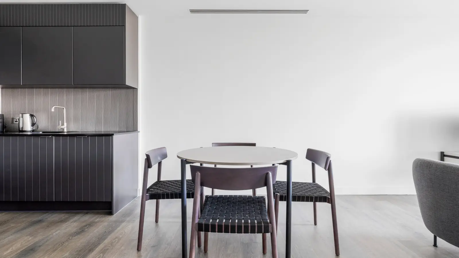 Flat Montfichet Road in Greater London