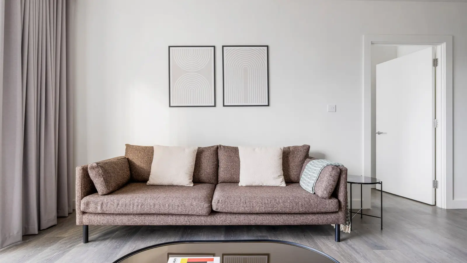 Flat Montfichet Road in Greater London