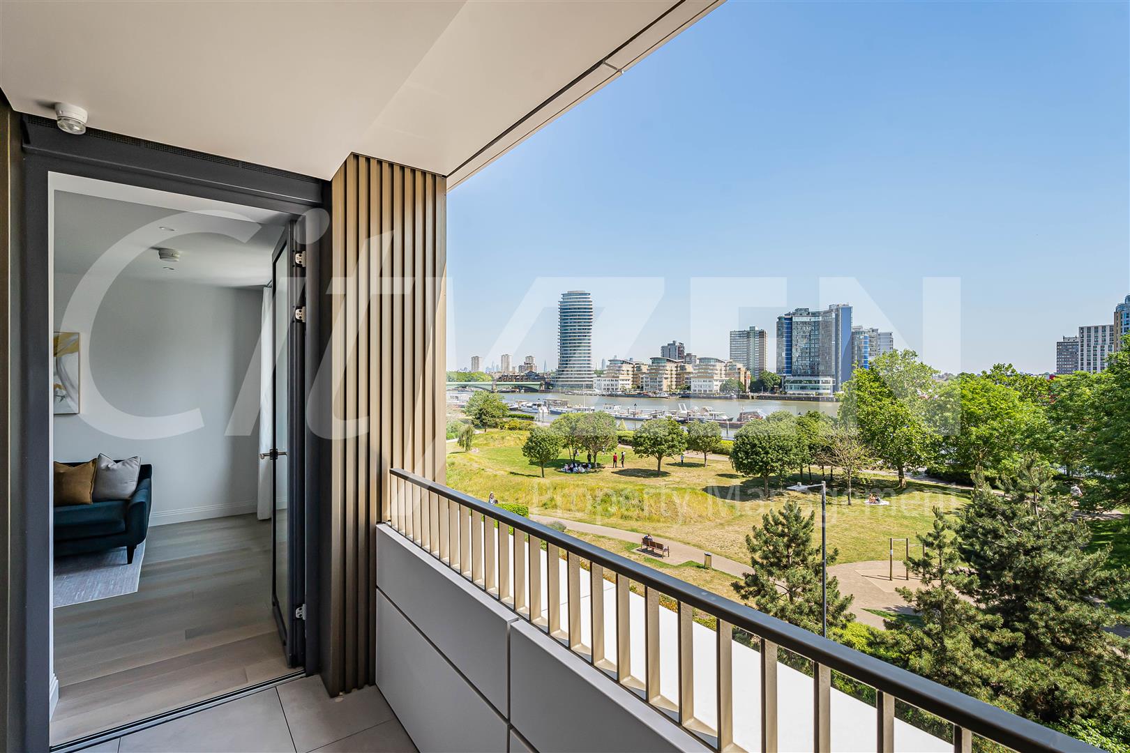 Flat William Morris Way in Greater London