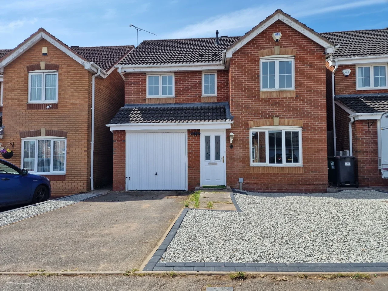House Chaytor Drive in Nuneaton and Bedworth