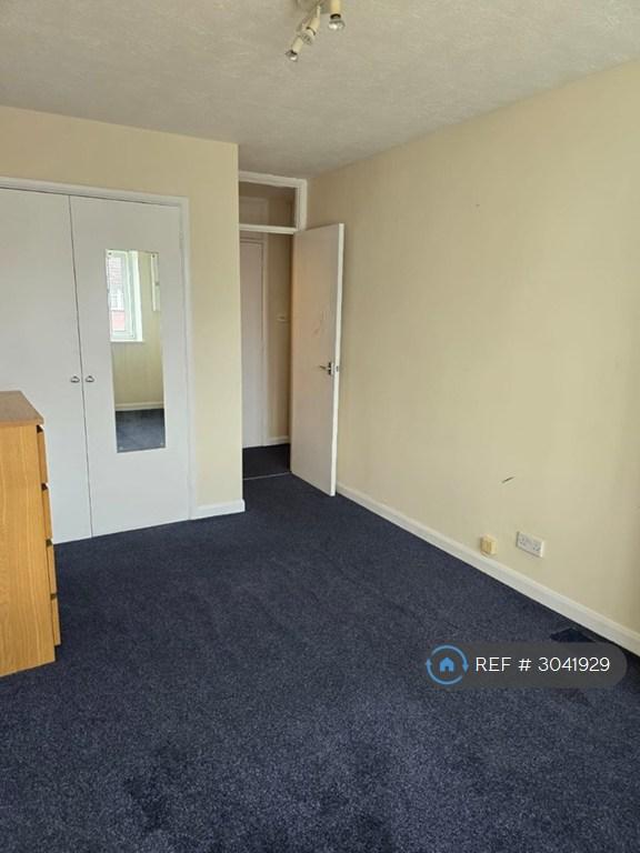 Flat Marchside Close in Greater London