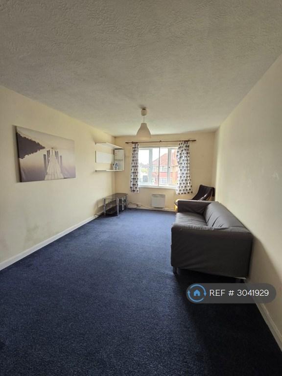 Flat Marchside Close in Greater London