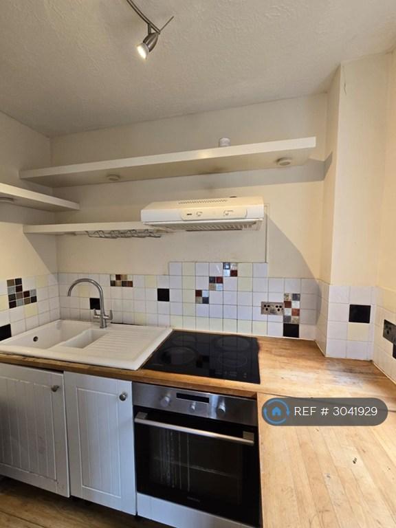 Flat Marchside Close in Greater London