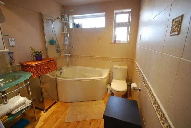 Room Amhurst Gardens in Greater London