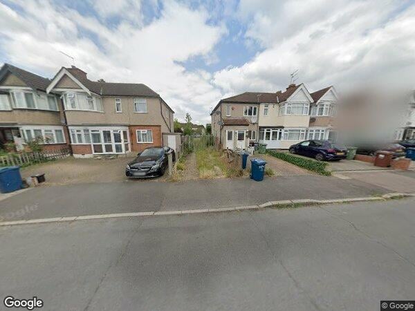 Flat Torbay Road in Greater London