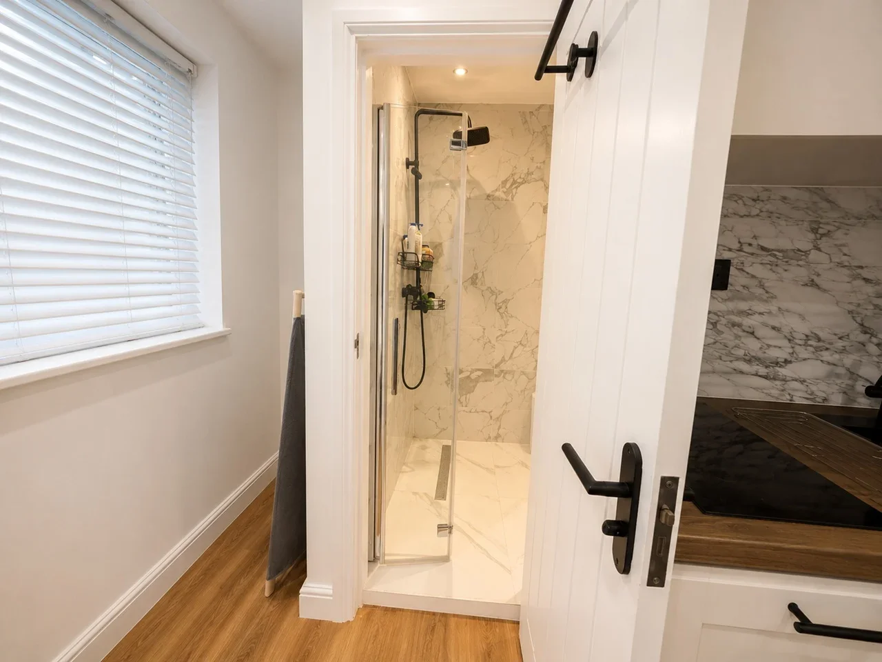 Flat Torbay Road in Greater London
