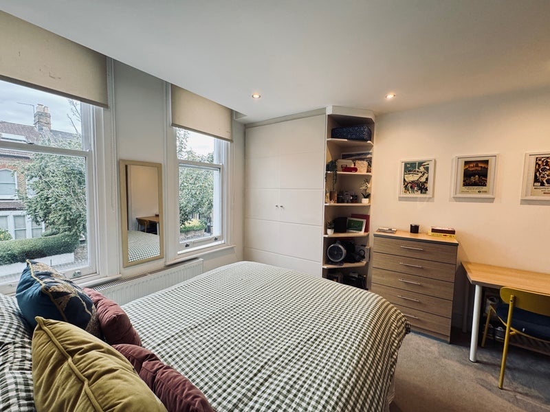 Flat Berber Road in Greater London