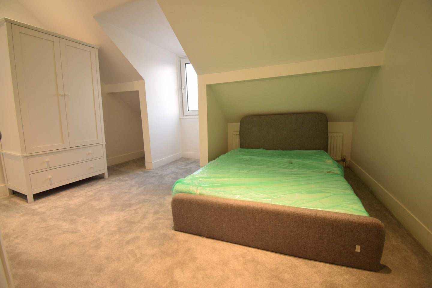 Room Dagnall Park in Greater London