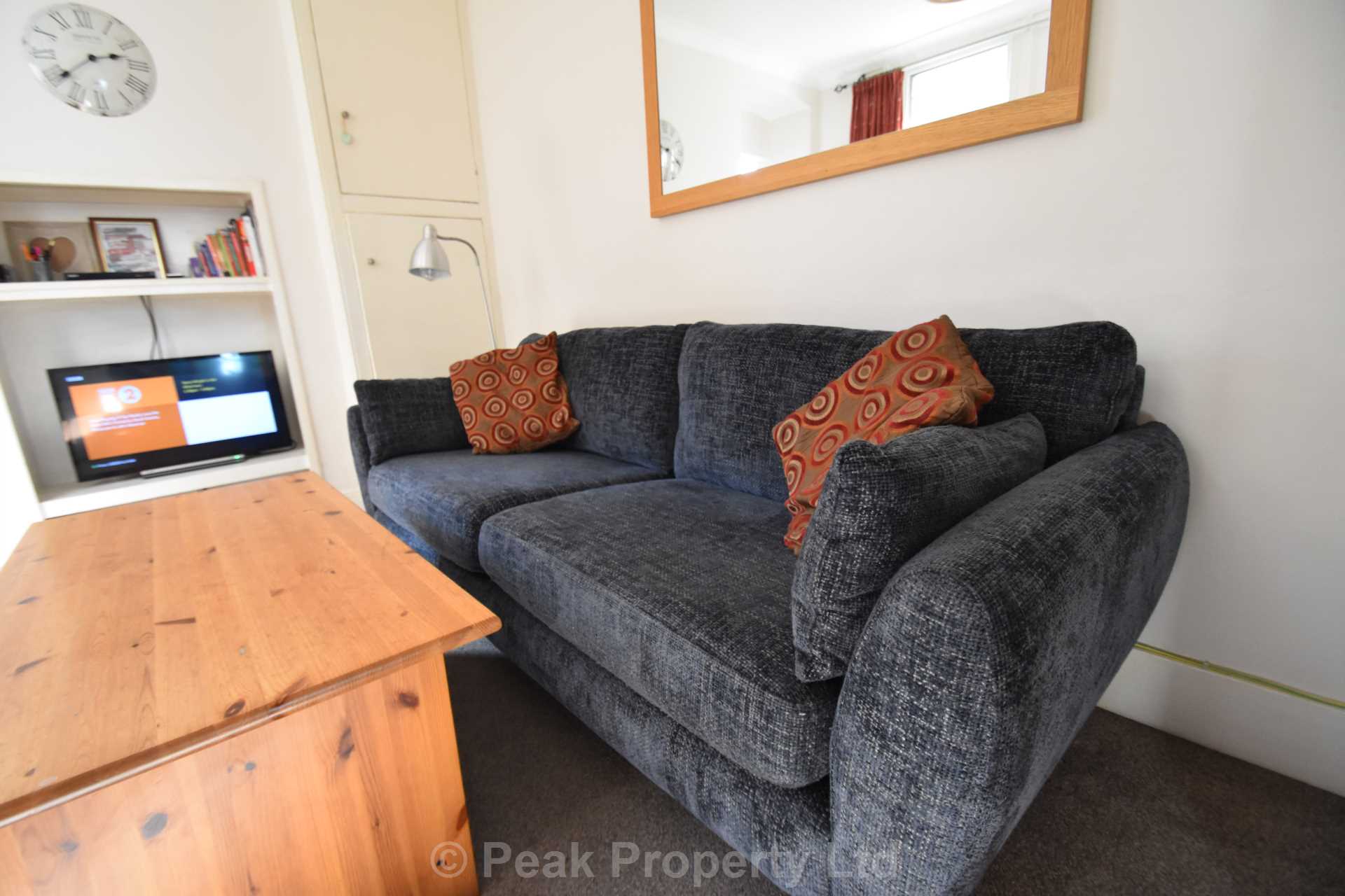 Room Gordon Road in Southend-on-Sea