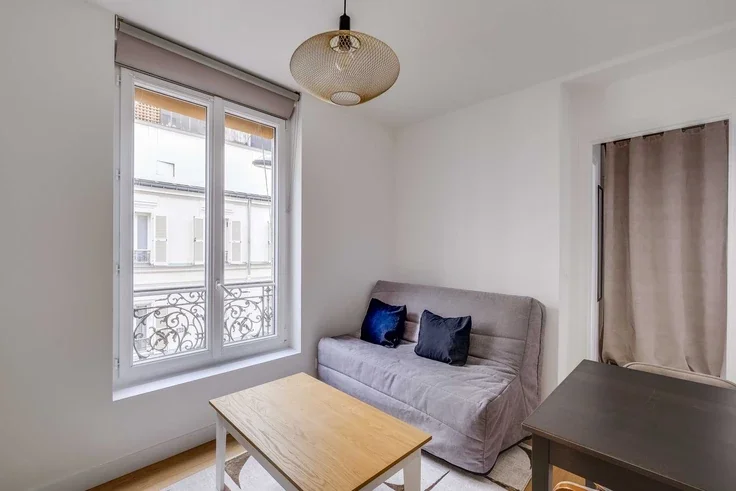 Flat Rue des Trois Bornes in Paris