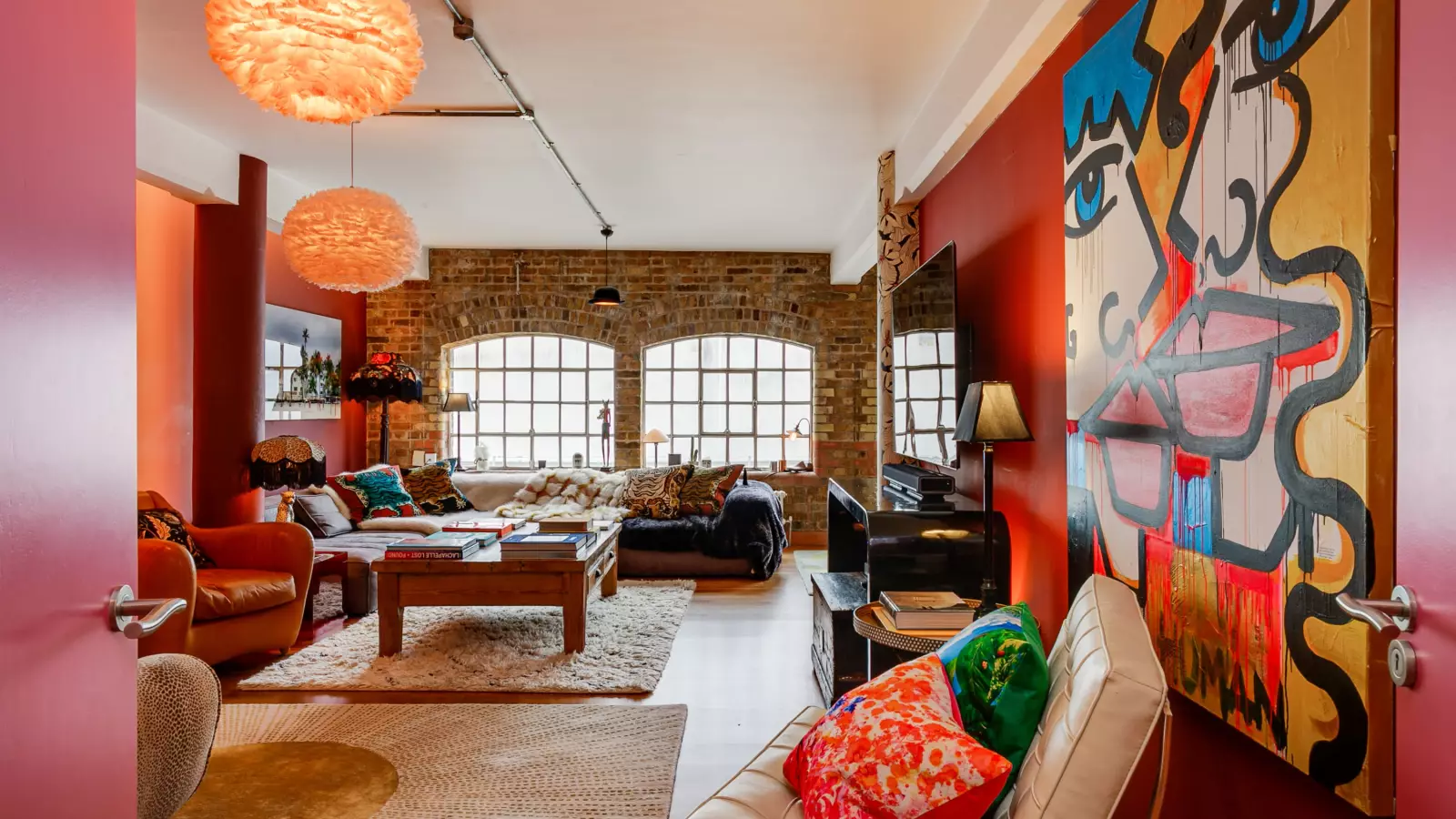 Flat Blue Lion Place in Greater London