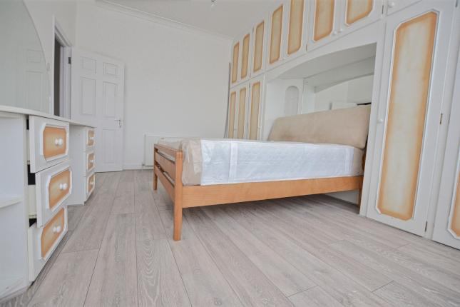 Room Tottenhall Road in Greater London