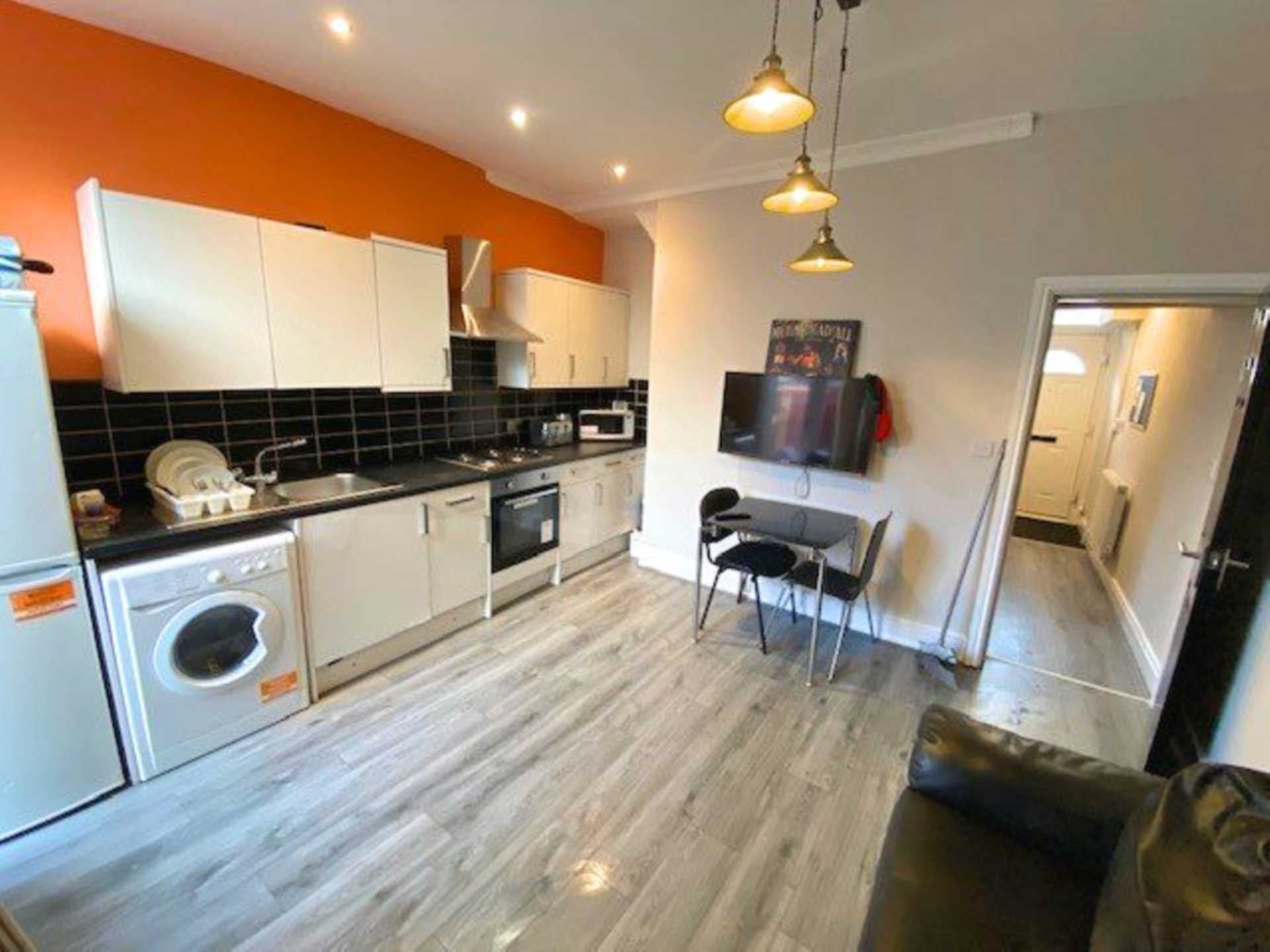 Room Blandford Road in Salford