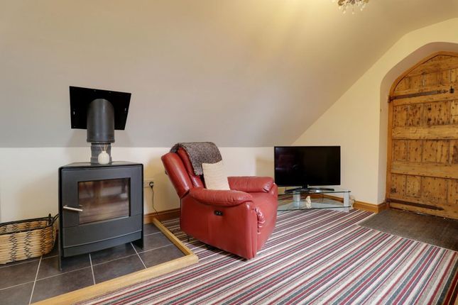 Flat Footpath HO13 in Sutton St Nicholas