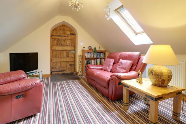 Flat Footpath HO13 in Sutton St Nicholas