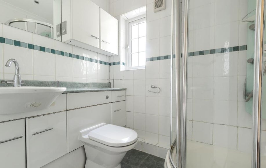 Flat Wolsey Way in Milford on Sea