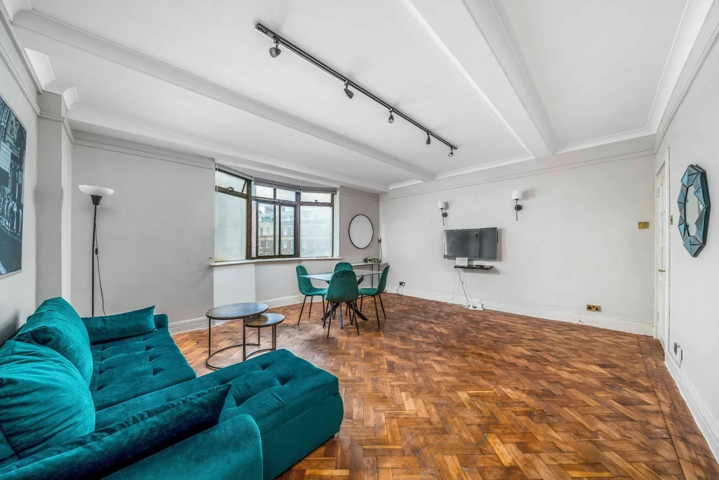 Flat Upper Berkeley Street in City of Westminster