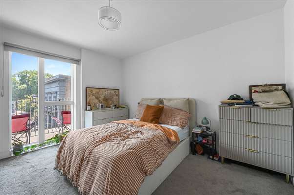 Flat Mare Street in Greater London