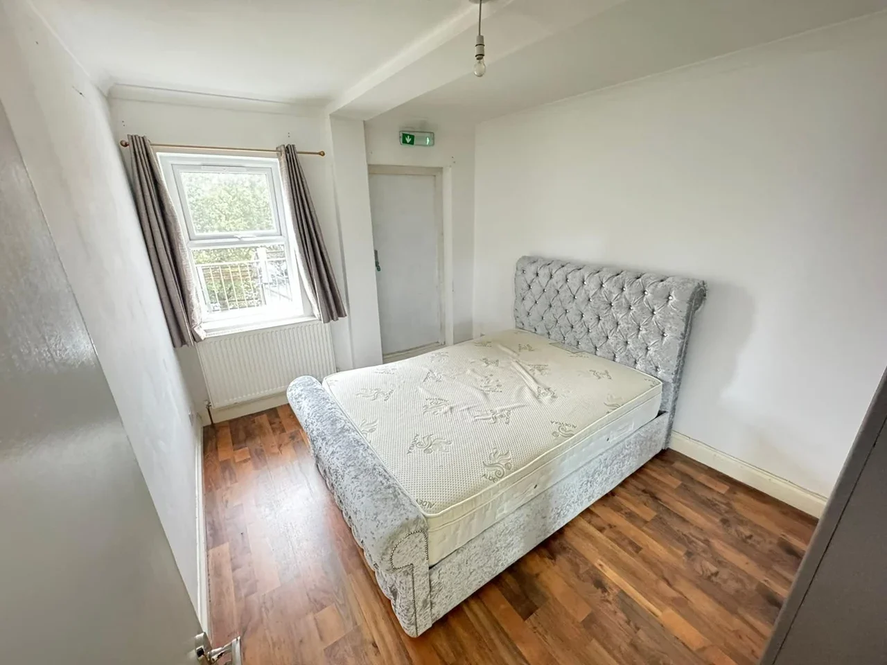 Flat Raven Row in Greater London