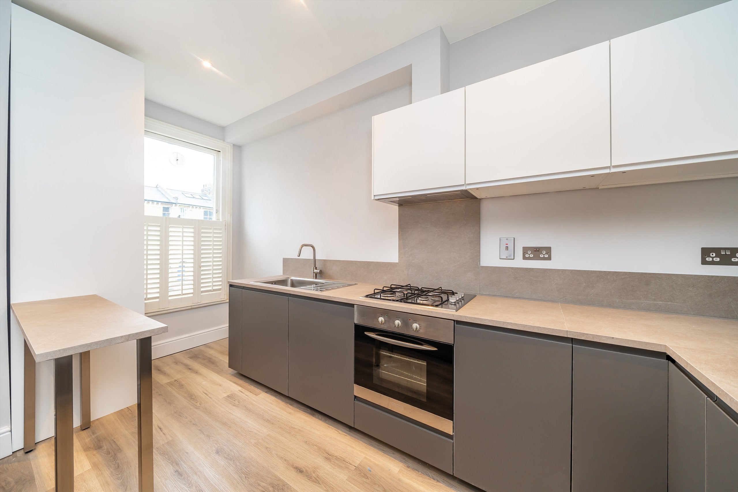 Flat Chelsham Road in Greater London
