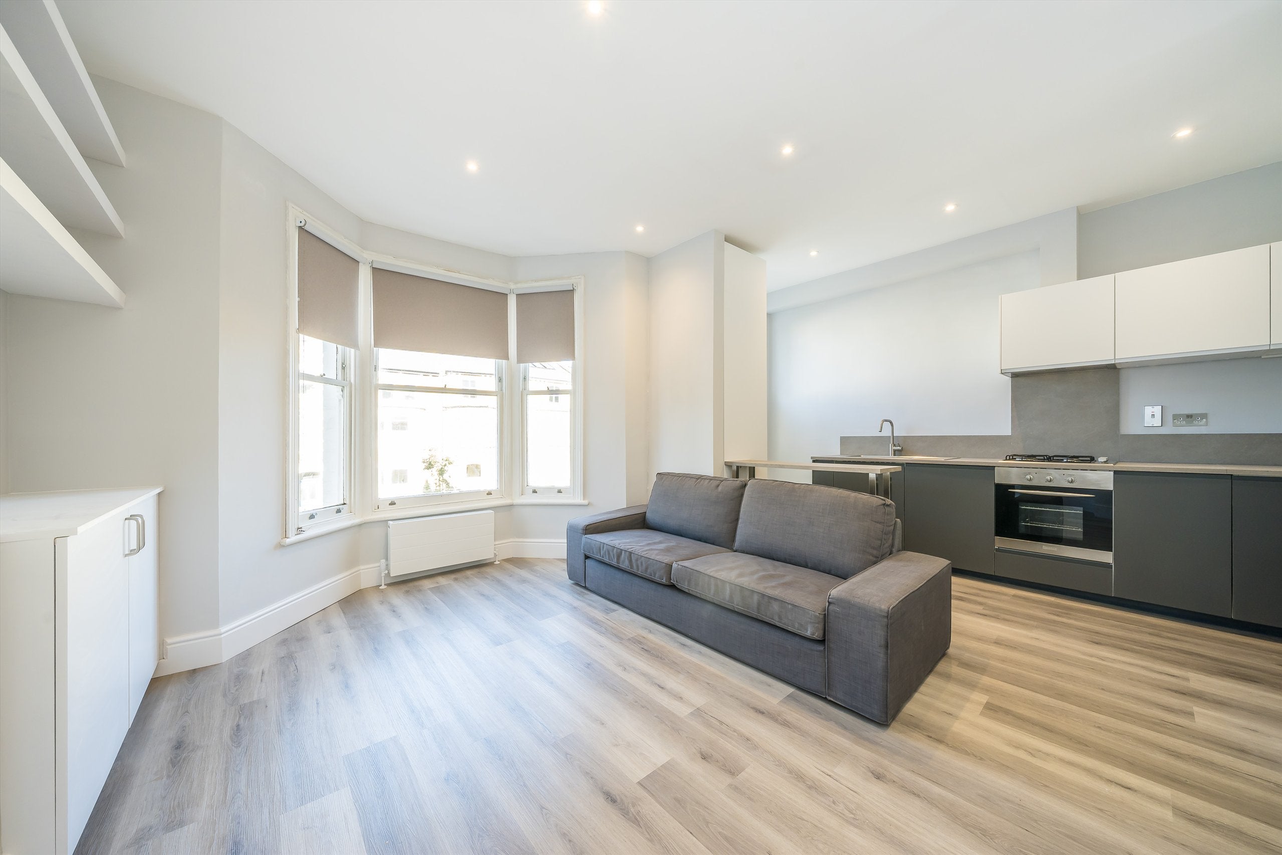 Flat Chelsham Road in Greater London