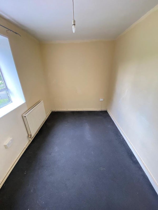 Room Plummer Road in Greater London