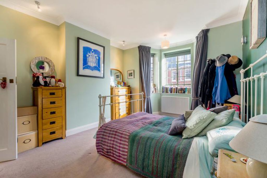 Flat Glenloch Road in Greater London