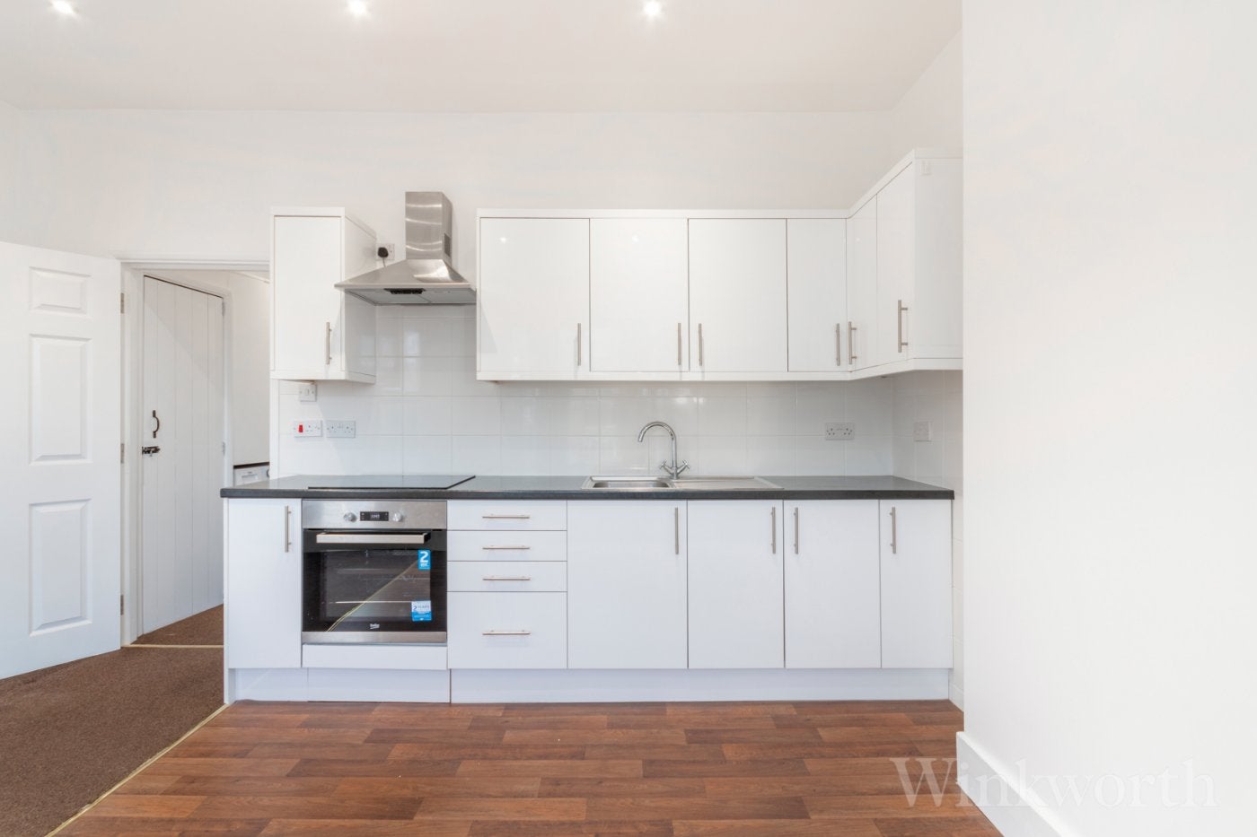 Flat Dayton Grove in Greater London