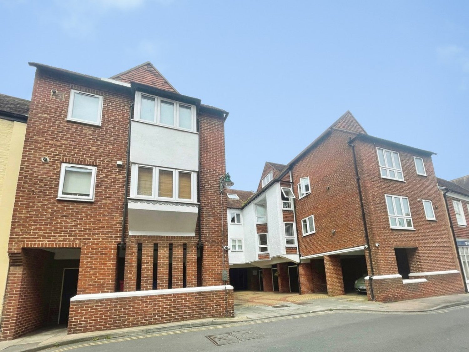 Flat St. Edmunds Road in Canterbury