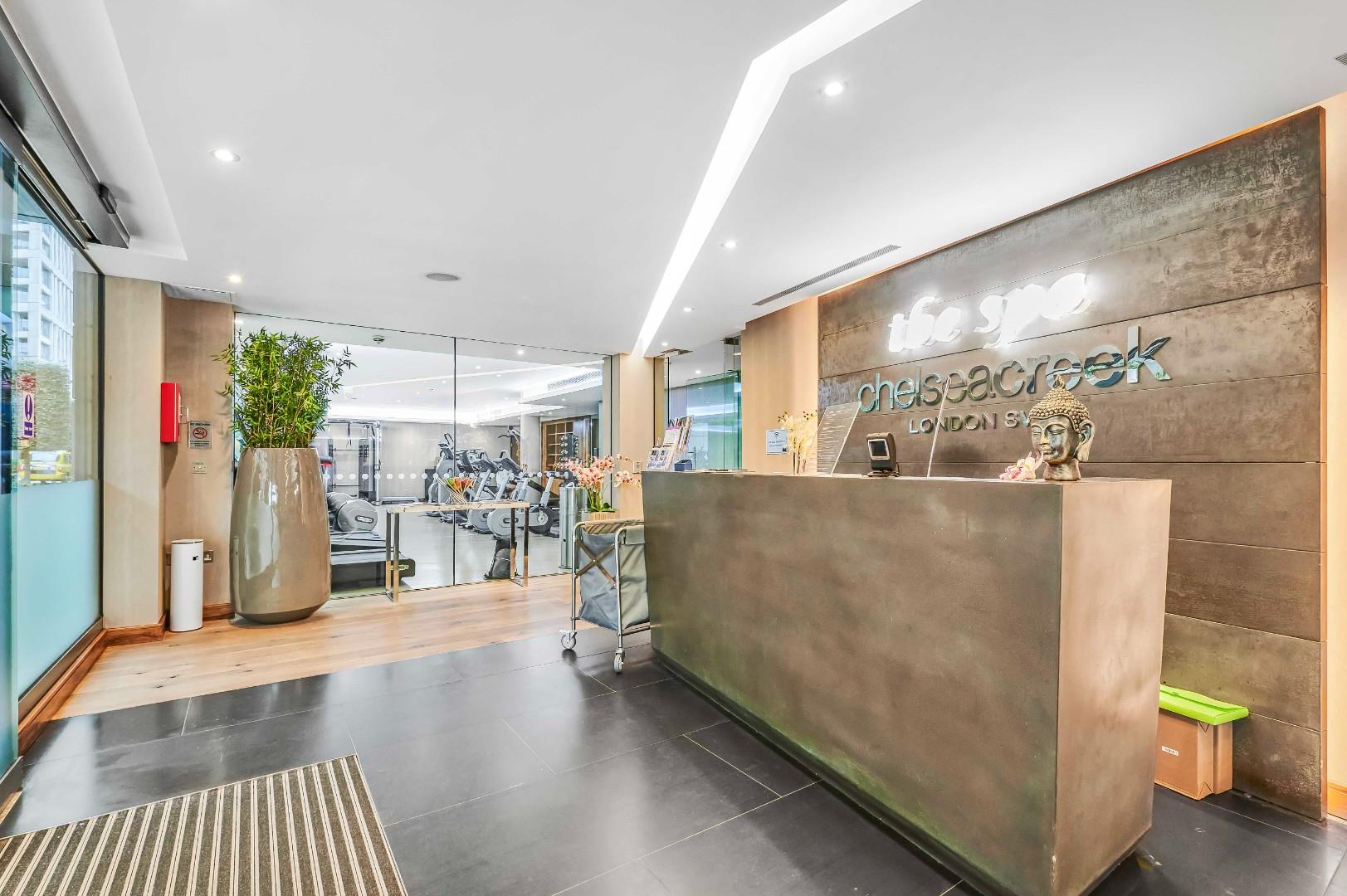 Flat Pulton Place in Greater London