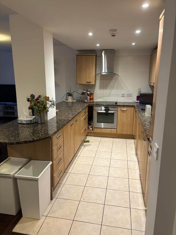 Room Point Pleasant in Greater London