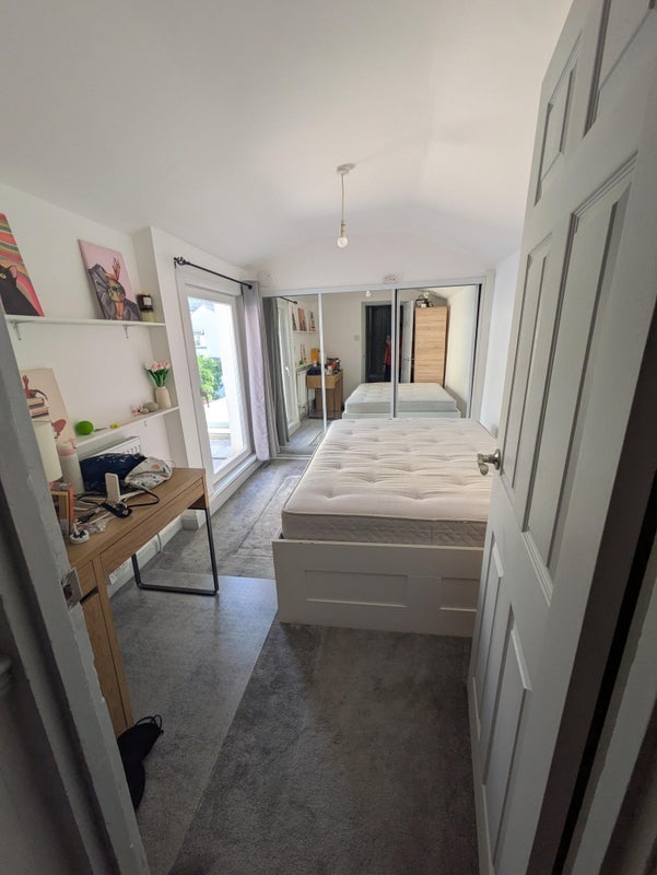 Room Garesfield Street in Cardiff
