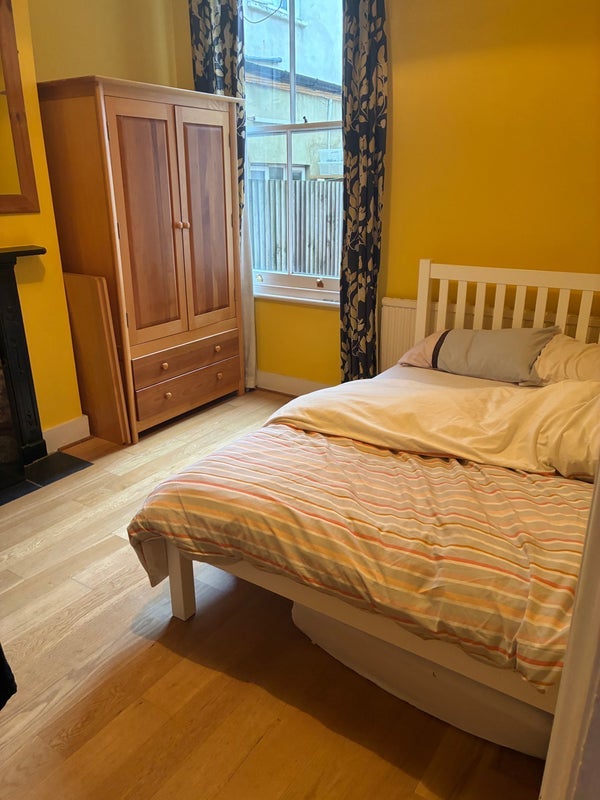 Room Mora Road in Greater London