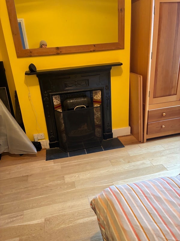 Room Mora Road in Greater London