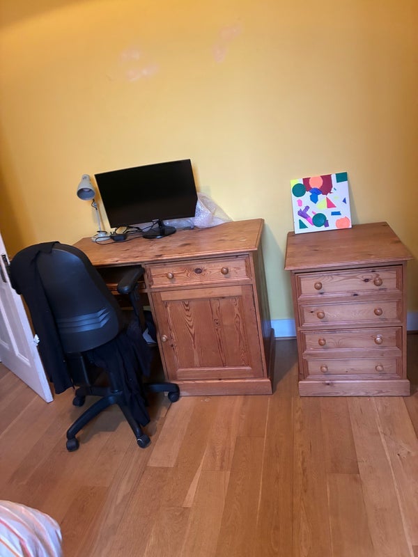 Room Mora Road in Greater London