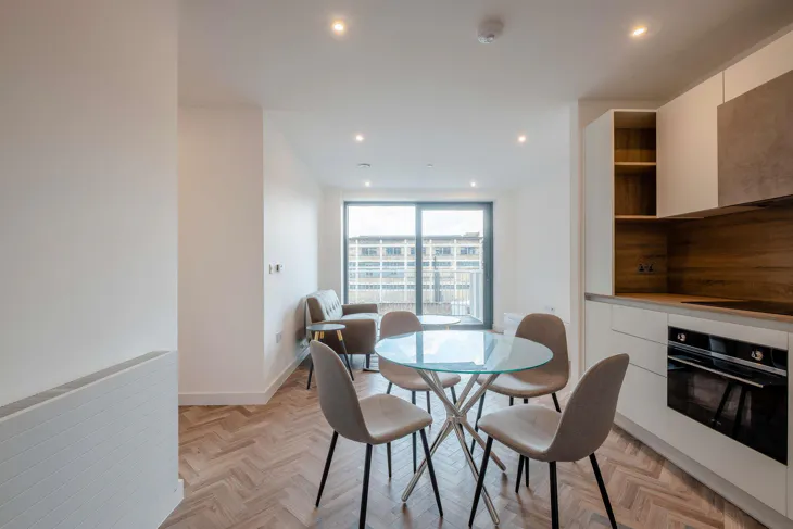 Flat Gillender Street in Greater London
