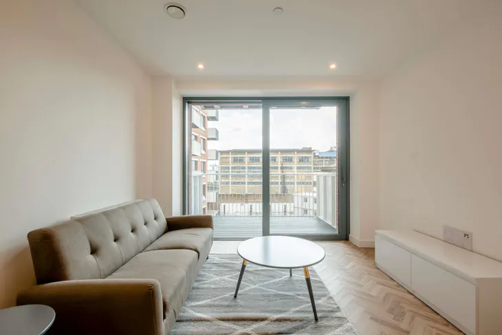 Flat Gillender Street in Greater London