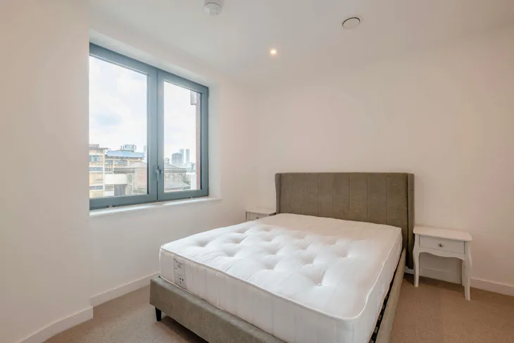 Flat Gillender Street in Greater London