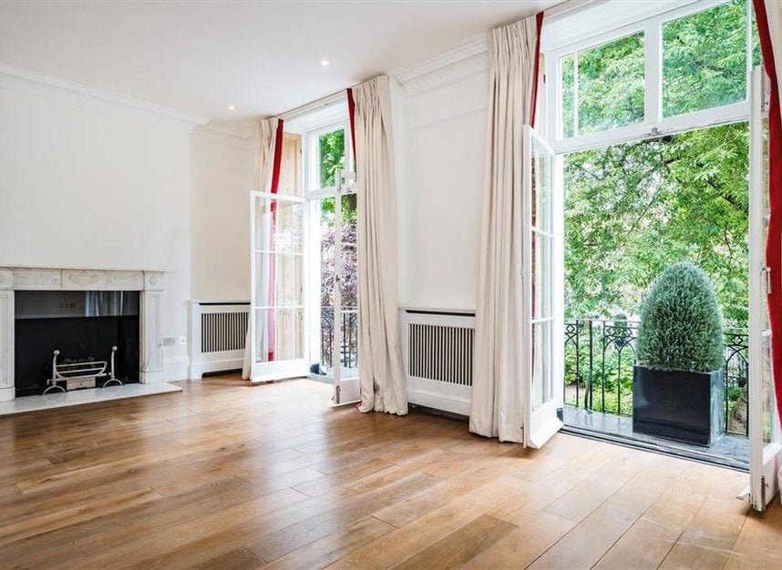 House Trevor Square in City of Westminster