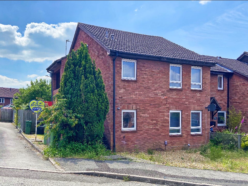 Flat Berkeley Drive in Basingstoke and Deane