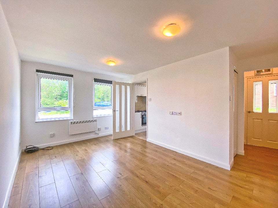 Flat Berkeley Drive in Basingstoke and Deane