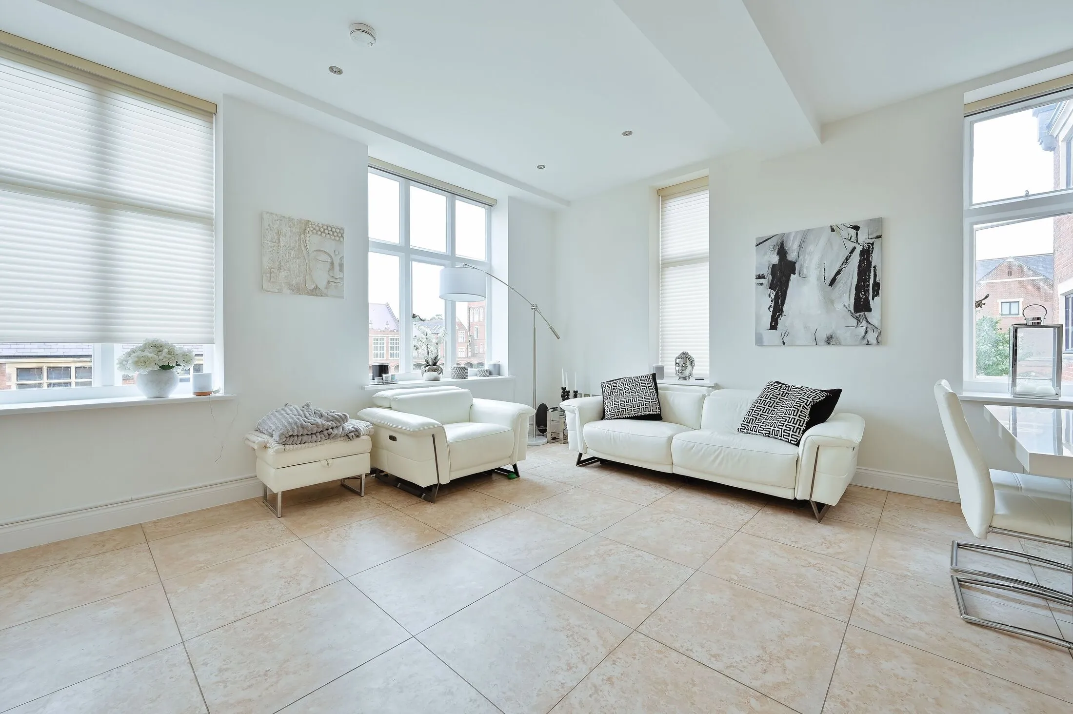 Flat Royal Connaught Drive in Hertsmere
