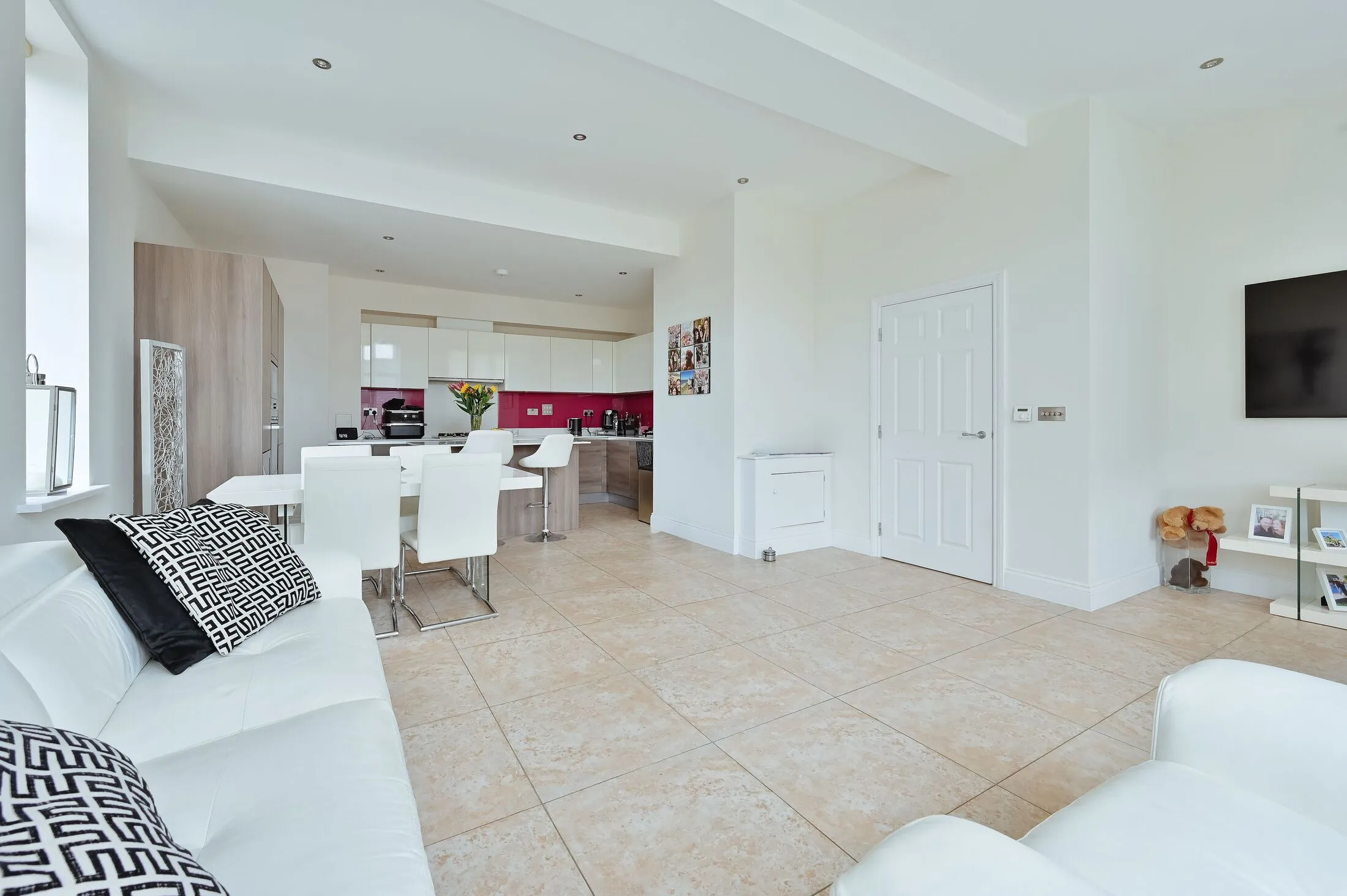 Flat Royal Connaught Drive in Hertsmere